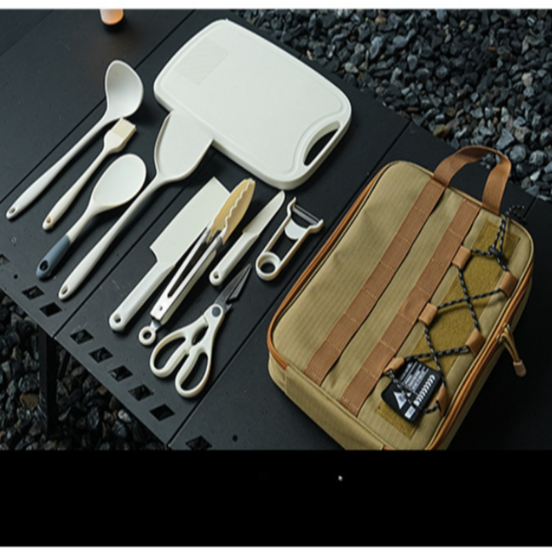 Set di utensili da cucina port - Camping Cooking And Dining Set recensione e prezzo